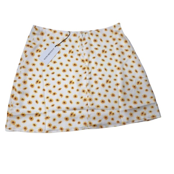 Revolve WEWOREWHAT Mini Slip Skirt Ditsy Daisies ZR5‎ Ivory Multi Size M - Picture 2 of 6